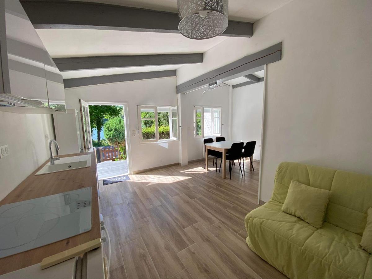 Maison Bord De Lac De Charmes 巴涅斯 外观 照片