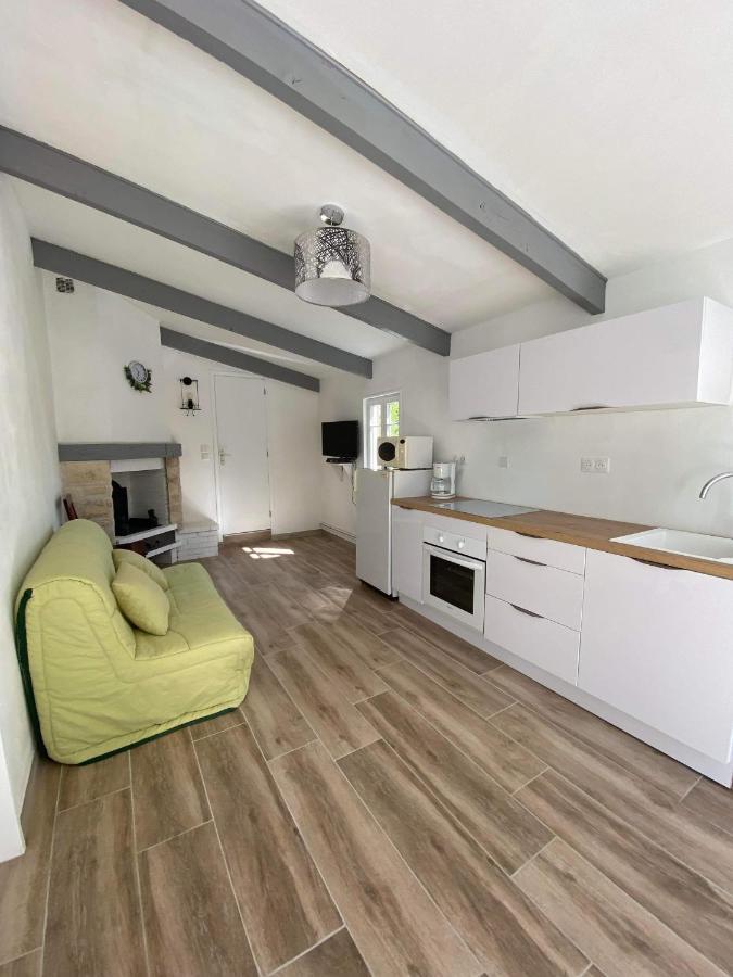 Maison Bord De Lac De Charmes 巴涅斯 外观 照片