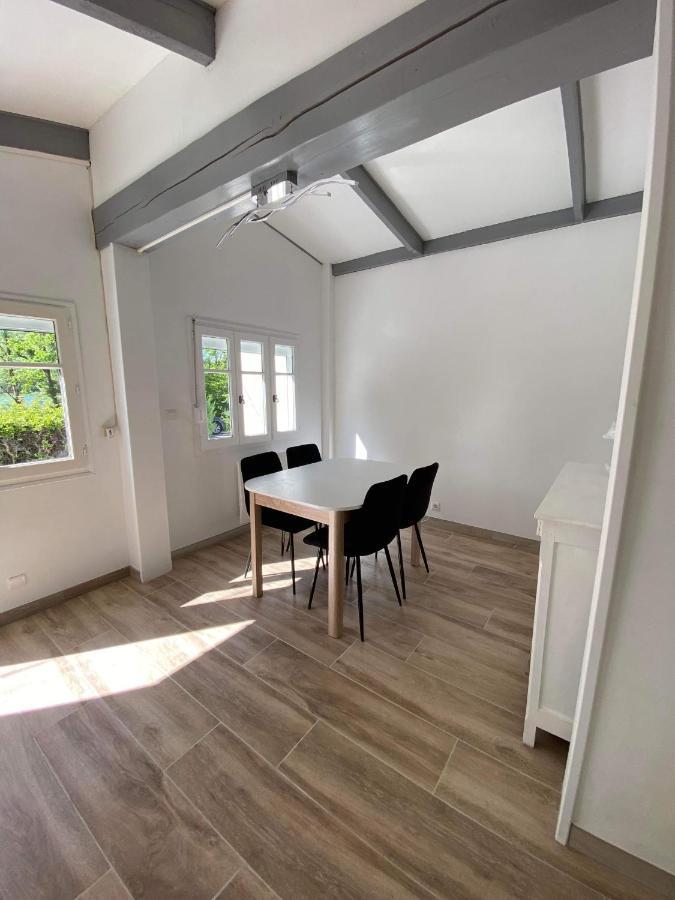 Maison Bord De Lac De Charmes 巴涅斯 外观 照片