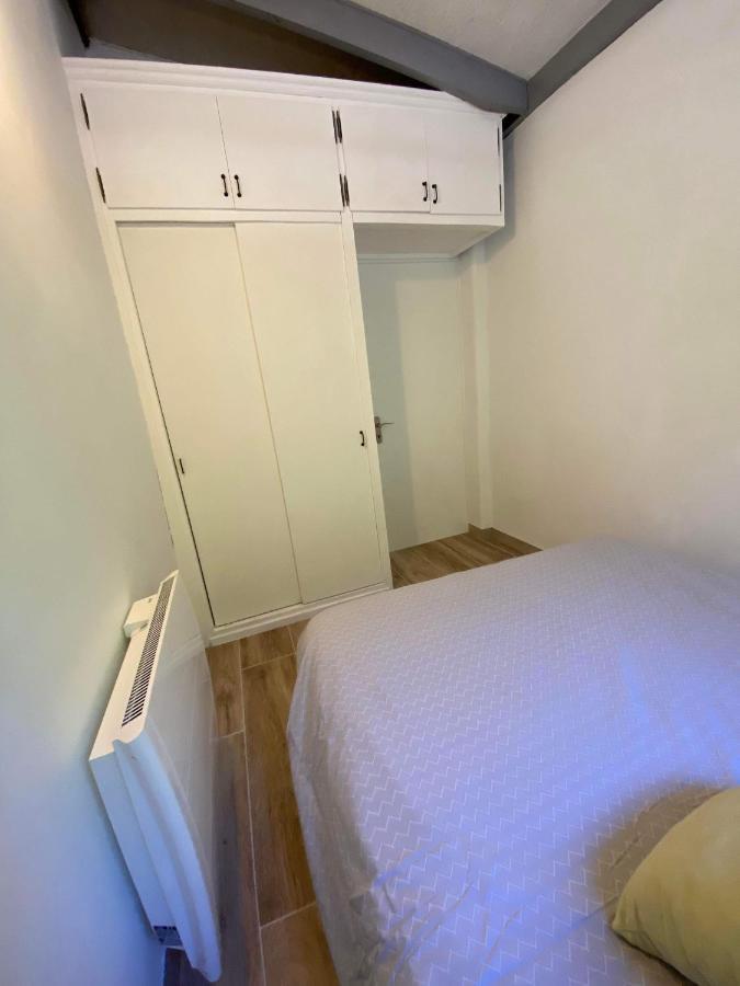 Maison Bord De Lac De Charmes 巴涅斯 外观 照片