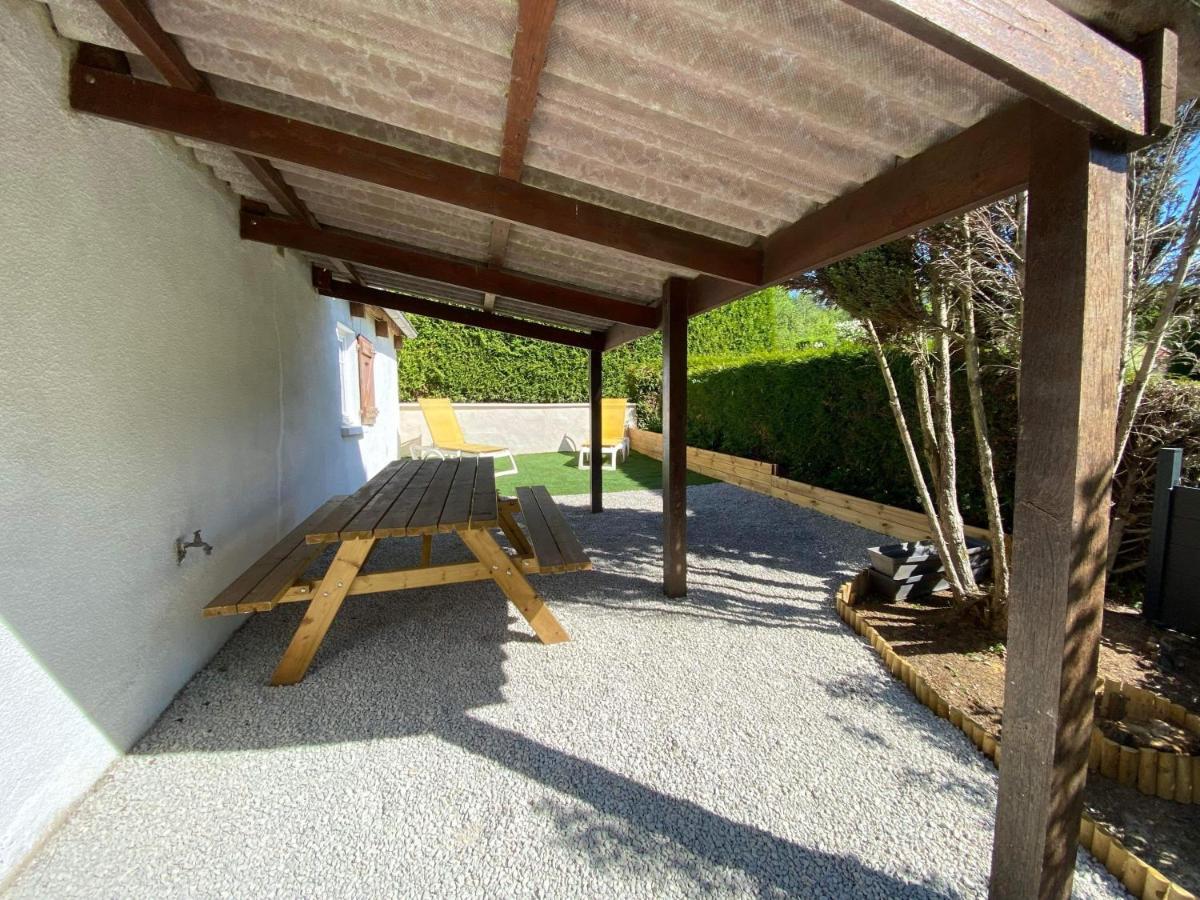 Maison Bord De Lac De Charmes 巴涅斯 外观 照片